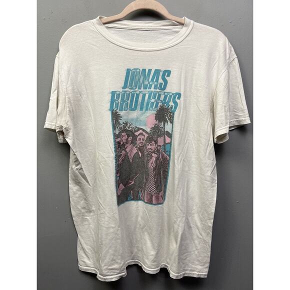 Jonas Brothers 2019 Shirt Adult medium White 2-Sided‎ Concert Tour 100% Cotton - Picture 1 of 6